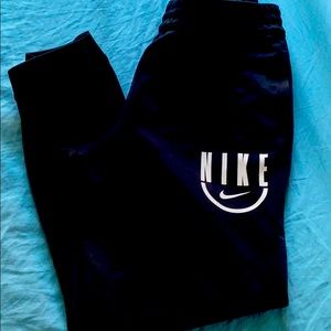 Like new boys /girls Nike joggers